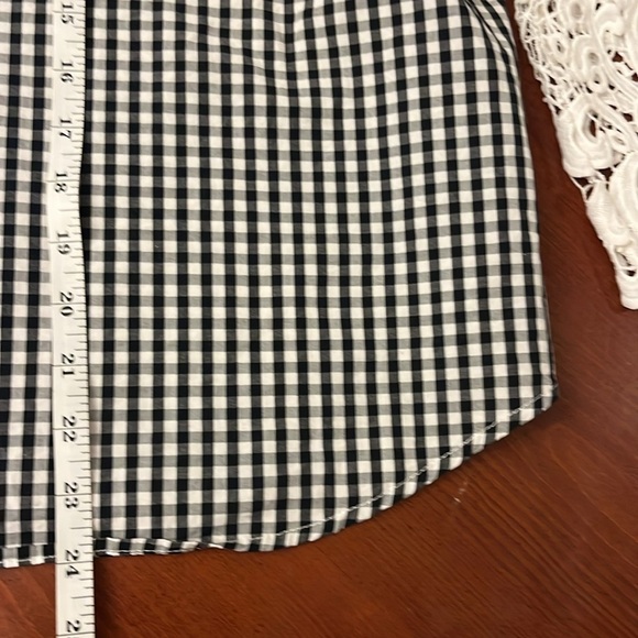 Liz Claiborne Women’s Black & White Gingham Blouse with White Lace Sleeves PM - Picture 8 of 8